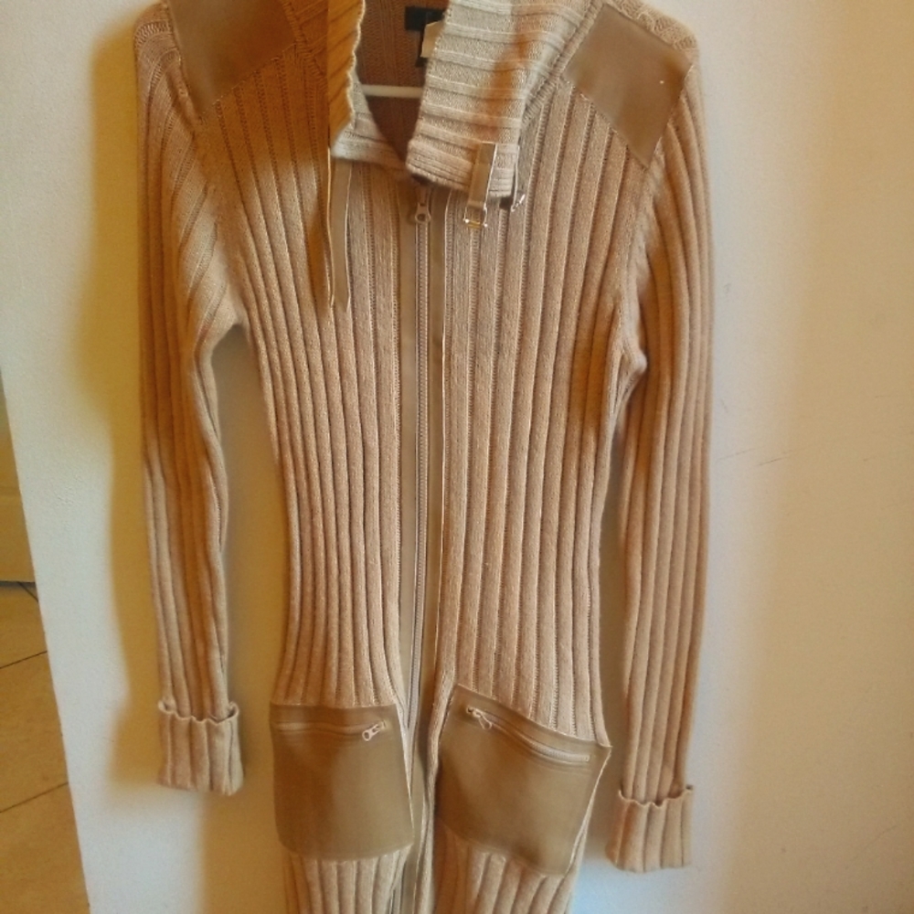 BNWT VINTAGE FRENCHI LONG BELOW KNEE SWEATER/ JACKET BEIGE W/ LEATHER ZIPPER UP